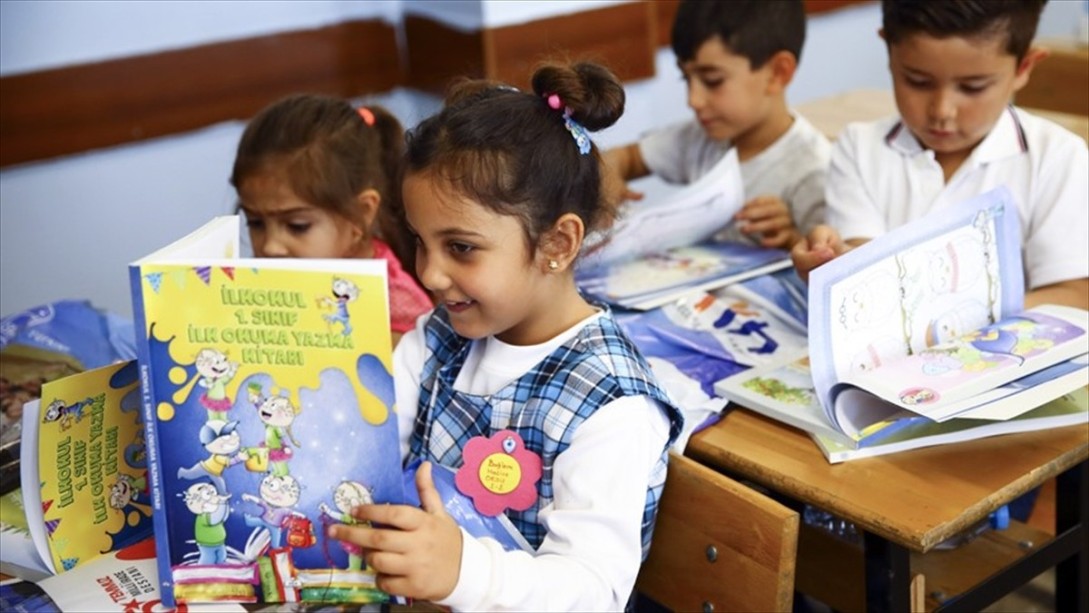 142 Milyon Ders Kitabı Okullara Ulaştı