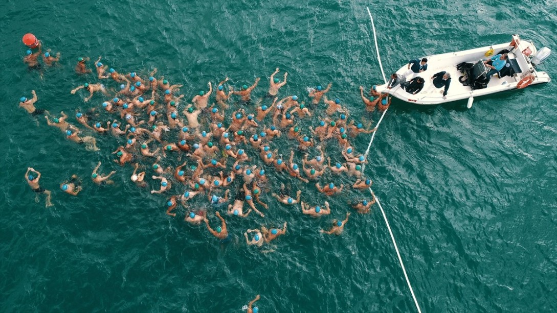 Adana'da Su Sporları Festivali'nde Açık Su Yüzme Yarışları Yapıldı