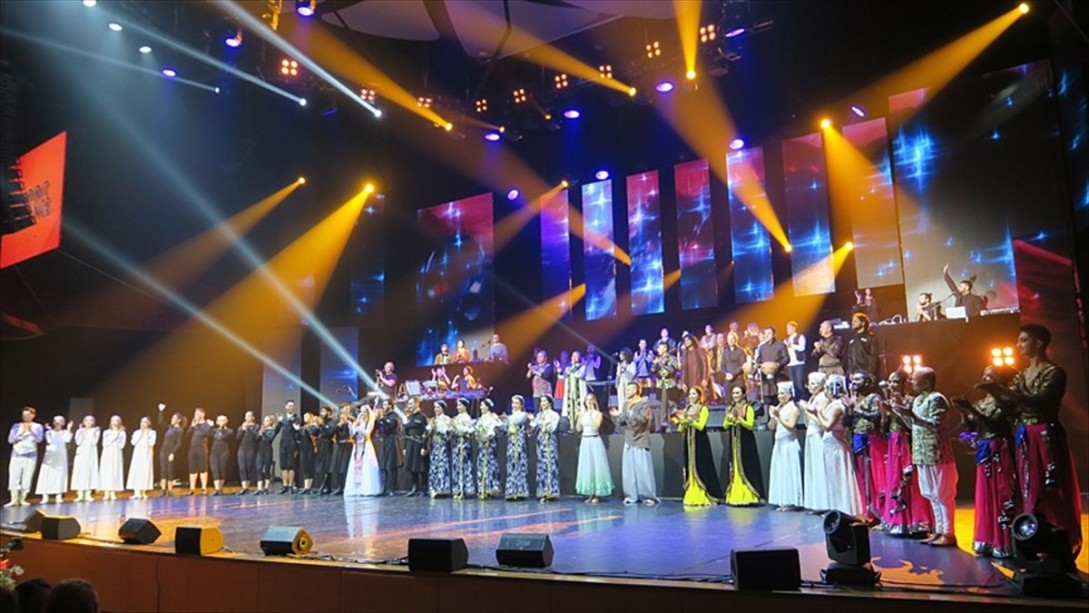 Astana'da Uluslararası Etnik Müzik ve Dans Festivali