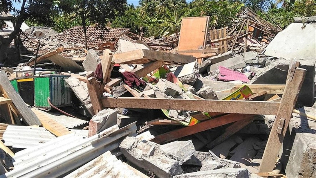 Endonezya'da Depremin Bilançosu: 506 Kişi Ölü
