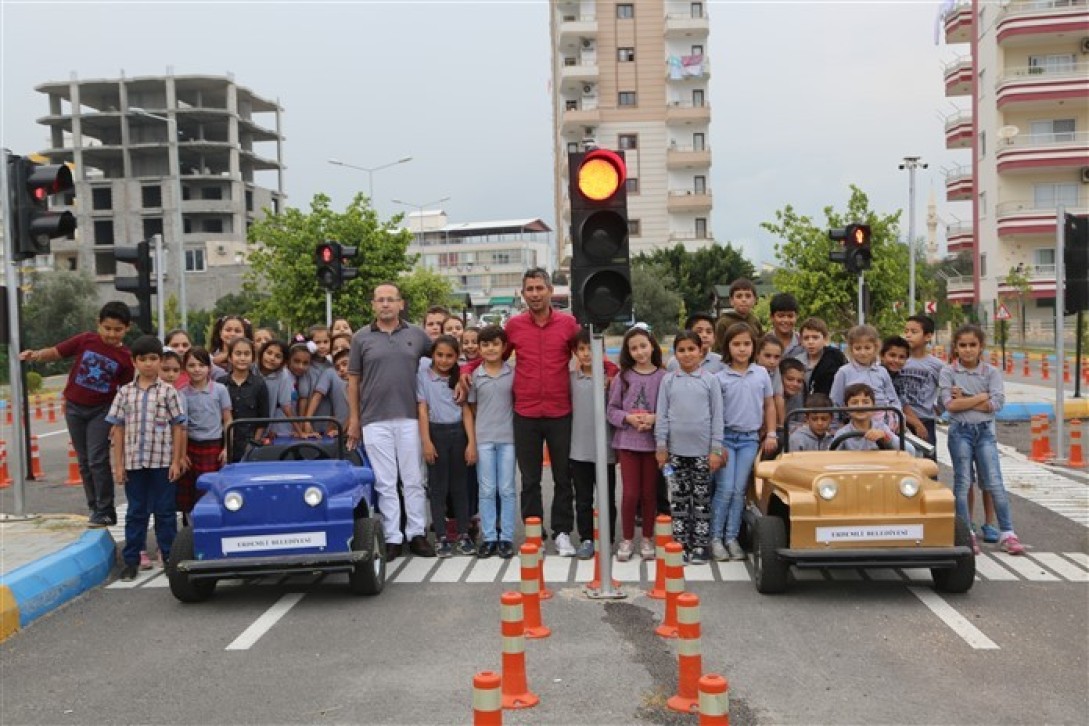 Erdemli Belediyesi Çocuk Trafik Parkuru Öğrencilerle Buluşuyor