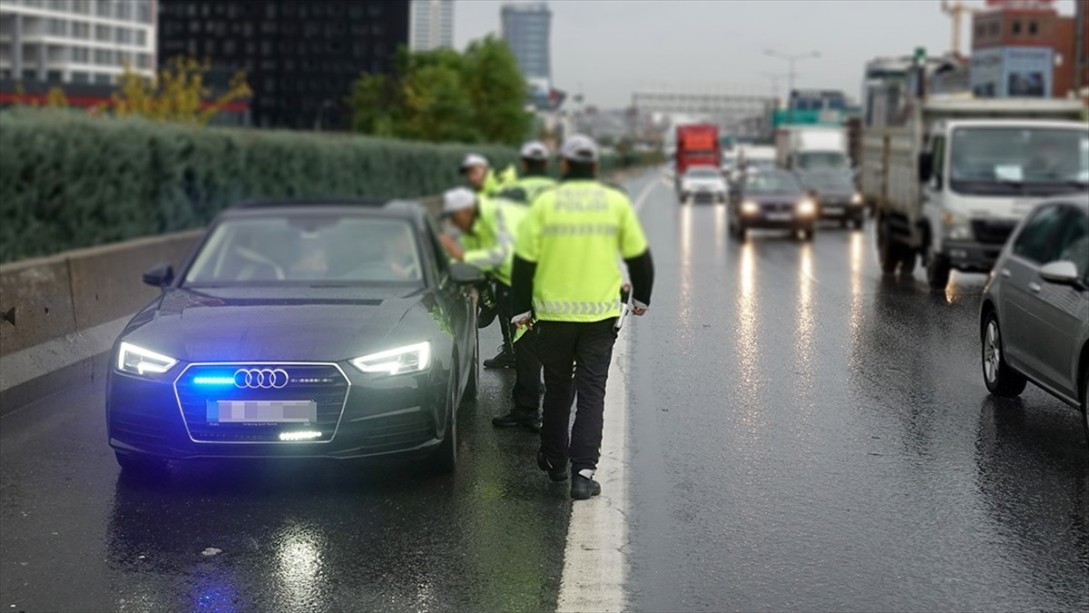 İçişleri: Çakar Uygulamasında Eski Milletvekillerine Ayrıcalık Yok