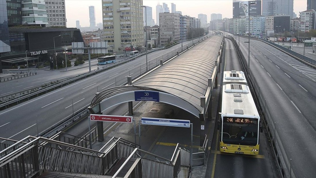İstanbul'da Toplu Taşıma Araçlarında Sosyal Mesafenin Korunmasına Yönelik Yeni Tedbirler Alındı