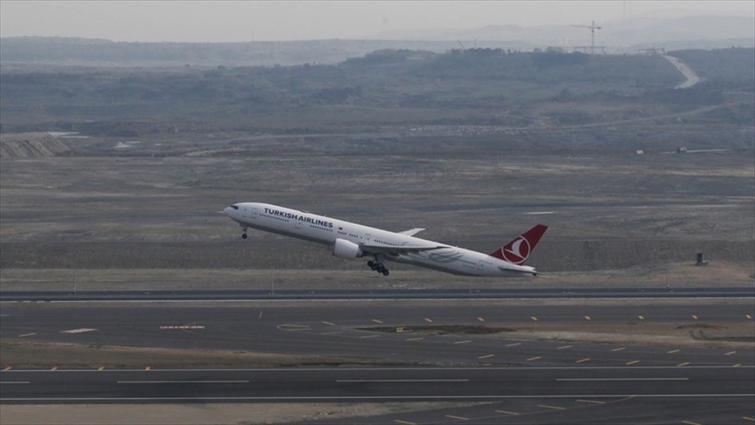 İstanbul Havalimanı'ndan İlk Uçuş Yapıldı