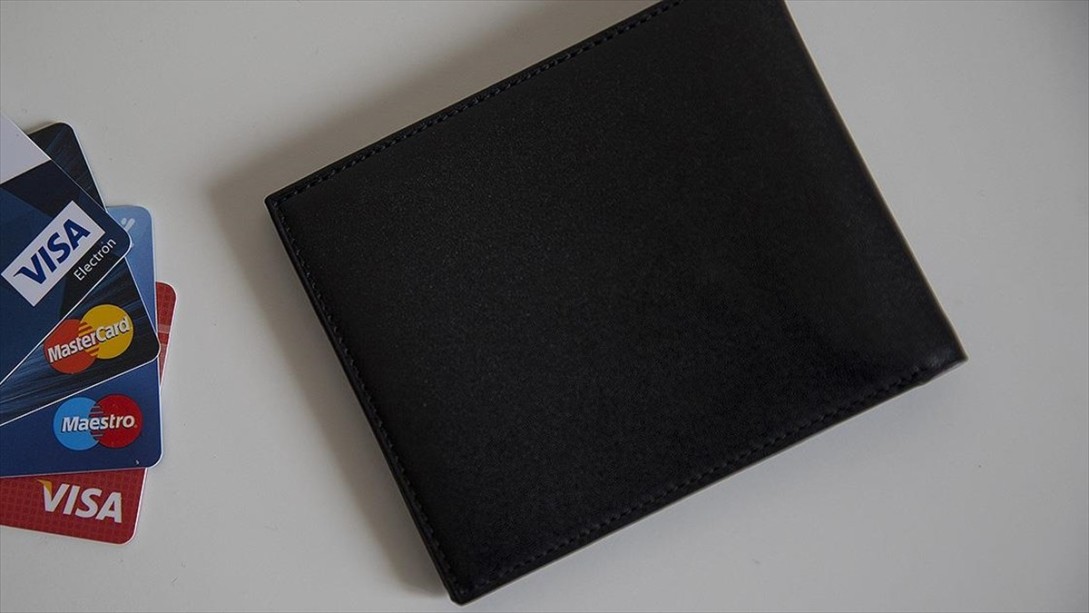 Kovid-19'un Bulaş Riskini Azaltmak İçin Kredi Kartı Kullanımı Önerisi