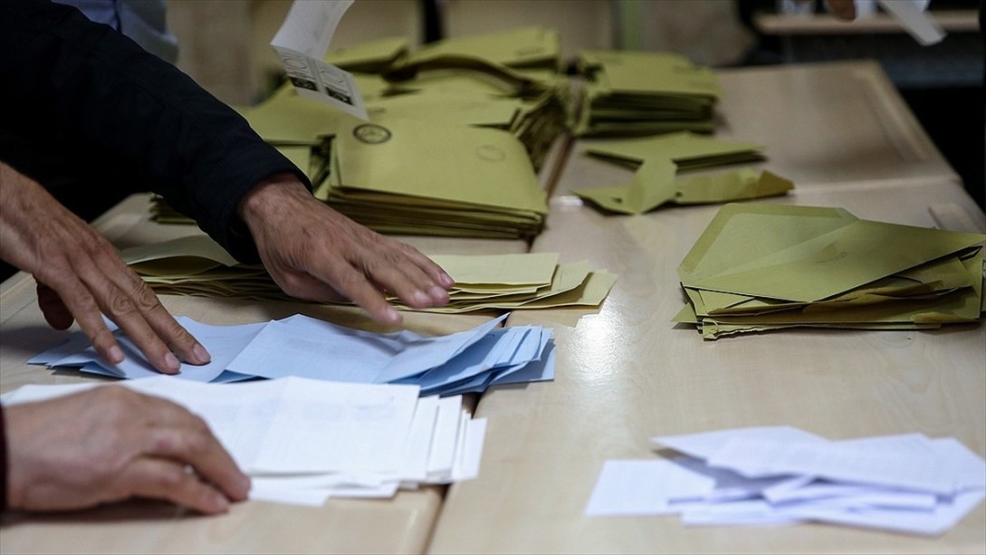 Maltepe'de Oy Sayım İşlemleri Devam Ediyor