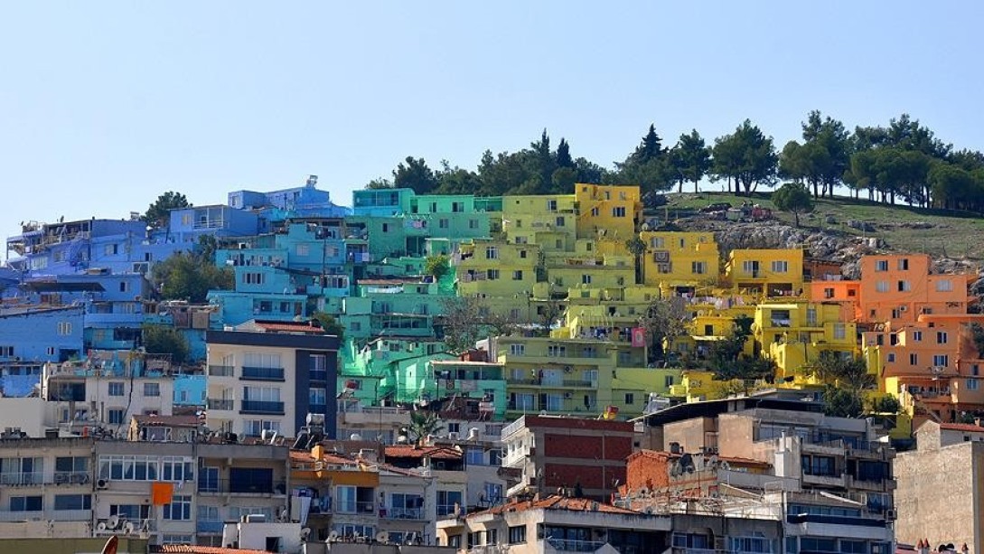 “Renklendir Hayatı” Projesinin 7. Durağı Kuşadası