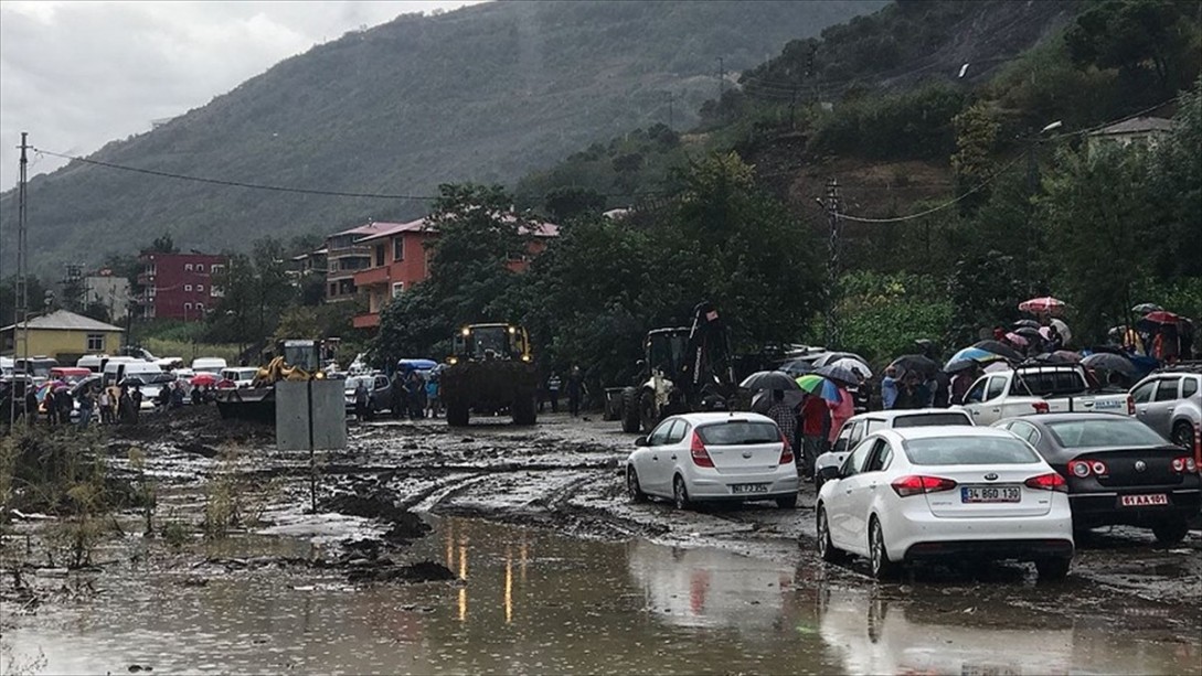 Trabzon'da Şiddetli Yağış ve Heyelan