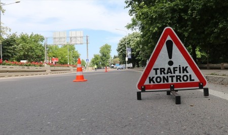 15 İldeki Seyahat Kısıtlaması Yarın Gece Sona Erecek