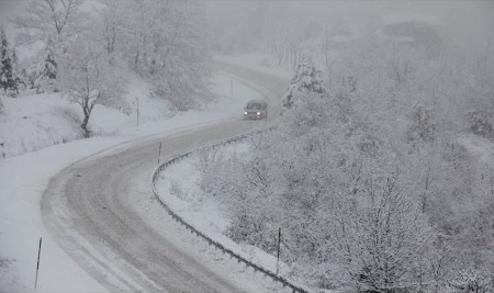 40 Yol Ulaşıma Kapandı