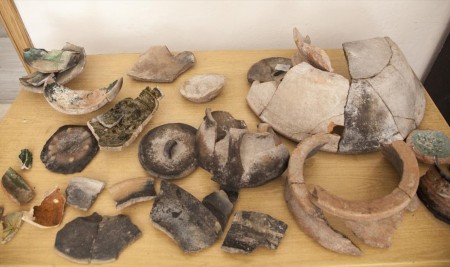 Ahlat'taki İç Kale Kazılarında 5 Bin 200 Yıllık Seramik Parçaları Bulundu