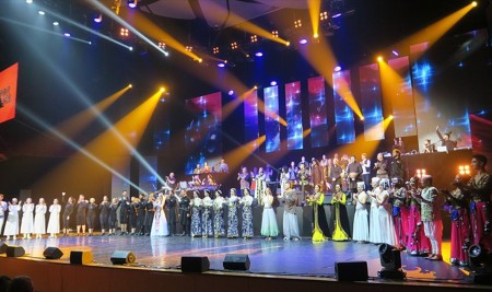 Astana'da Uluslararası Etnik Müzik ve Dans Festivali