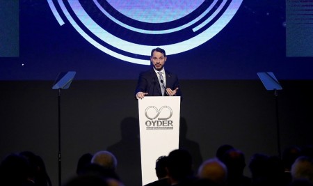 Bakan Albayrak: Türkiye Güçlü Performansıyla Yine Birilerini Üzmeye Devam Edecek