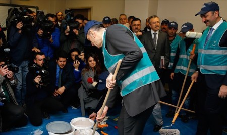 Bakan Gül ve Selçuk Sınıf Boyadı