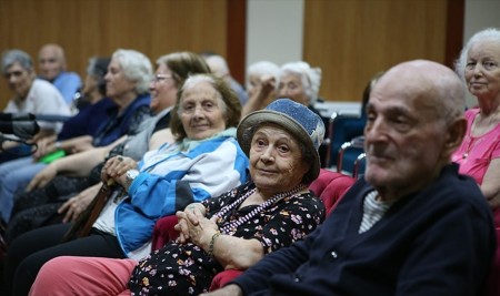 'Demografik Verilere Göre Türkiye Hızla Yaşlanıyor'