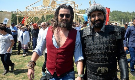 'Diriliş Ertuğrul' Oyuncuları Malazgirt Kutlamalarında