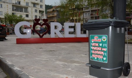 Görele Belediyesi Şehrin Belli Noktalarına ‘Atık, Maske ve Eldiven’ Kutuları Yerleştirdi