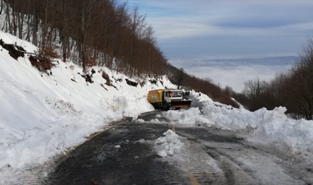 Kartepe'de Kar Kalınlığı 72 Santimetreye Ulaştı