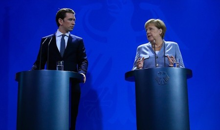 Merkel ve Kurz AB'nin Dış Sınırlarını Korumayı İstiyor
