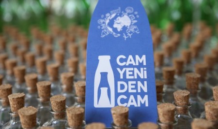 Mersin'de de Sokaklar Cam'la Renkleniyor