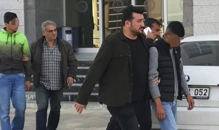 Sosyal Medyada Atatürk'e Hakarete Tutuklama