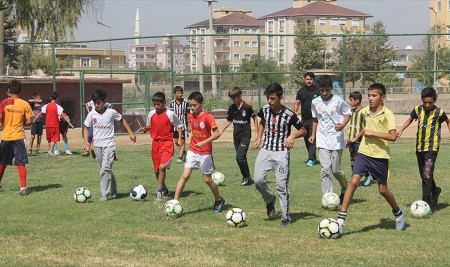 Terör Mağduru Çocuklara Futbol Eğitimi