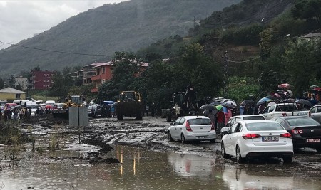 Trabzon'da Şiddetli Yağış ve Heyelan