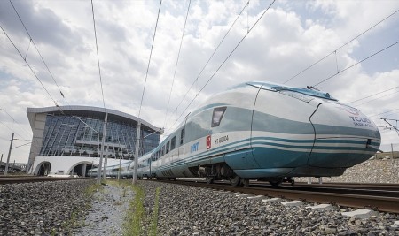 Trenlerde 'Trenkart' İle İndirimli Yolculuk