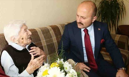 Vali Varol'dan Asırlık Eğitim Çınarına Ziyaret