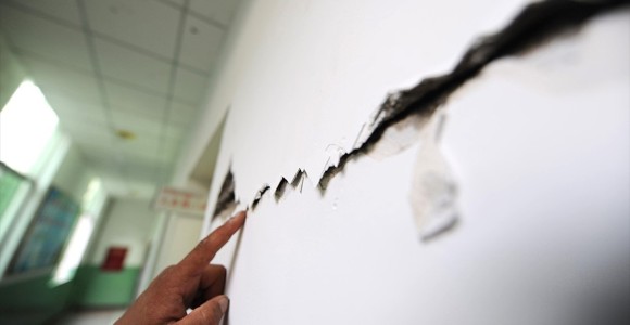 1999 Depreminden Önce Yapılmış Okullar Ağır Hasarlı