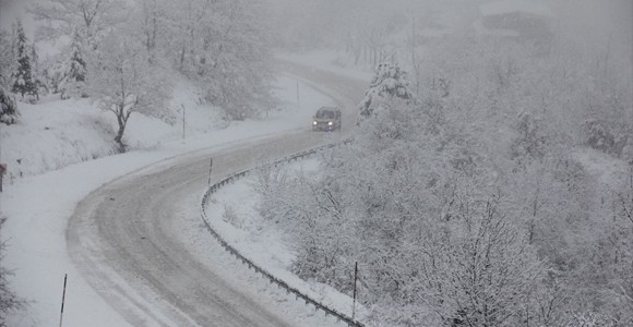 40 Yol Ulaşıma Kapandı