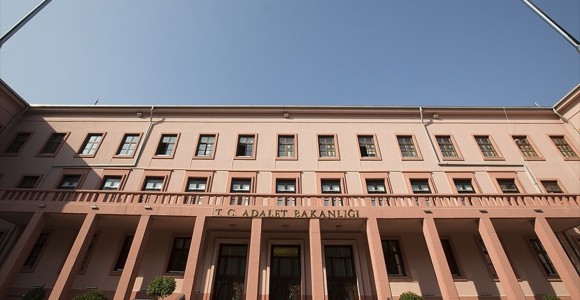 Adalet Bakanlığına 35 Personel Alınacak