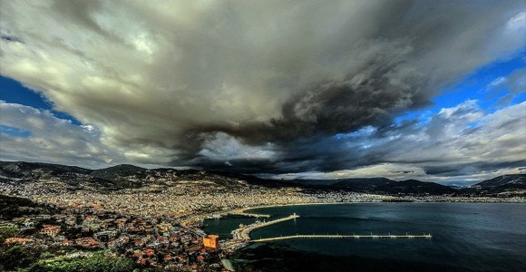 Antalya Dünyanın Dört Bir Yanından Turist Ağırladı