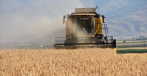 Bakanlıktan Tarladaki Çiftçiye Kovid-19 Uyarısı