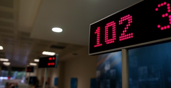 Bankaların Çalışma Saatlerine Koronavirüs Ayarlaması