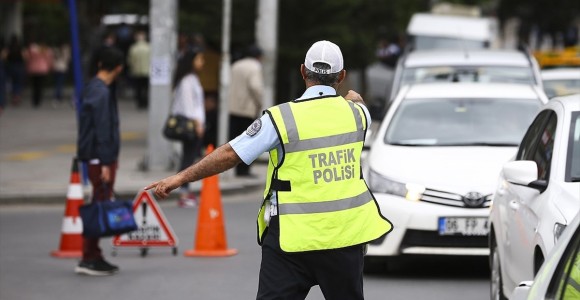 Bayramda 185 Bin Trafik Personeli Yollarda Olacak