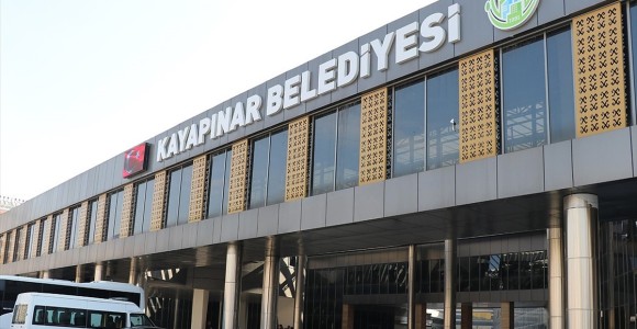 Diyarbakır'da 3 HDP'li Belediyeye Görevlendirme