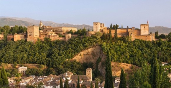 Endülüs'te Bin Yıllık Şehir Kapısına Restore