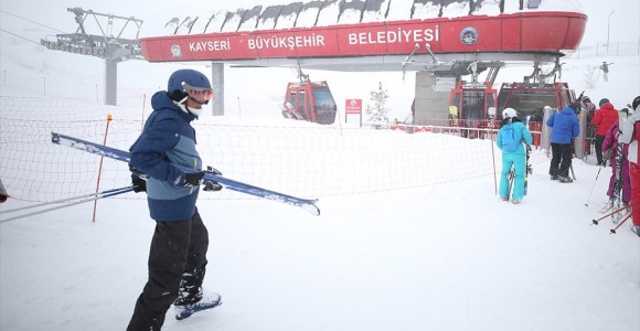 Erciyes'te Kar Kalınlığı 2 Metreye Yaklaştı