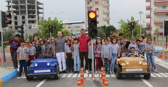 Erdemli Belediyesi Çocuk Trafik Parkuru Öğrencilerle Buluşuyor