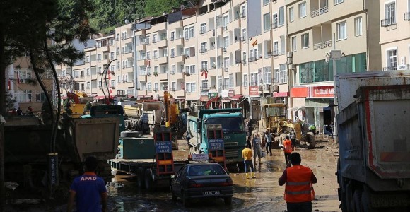 Giresun'daki Selin Ardından Enkaz Kaldırma Çalışmaları Sürdürülüyor