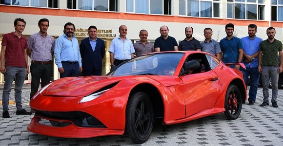 Gümüşhane Üniversite'sinden Yüzde 95'i Yerli Üretim Elektrikli Otomobil