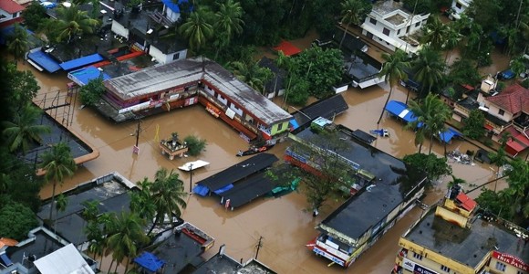 Hindistan'daki Yağışlar Can Almaya Devam Ediyor
