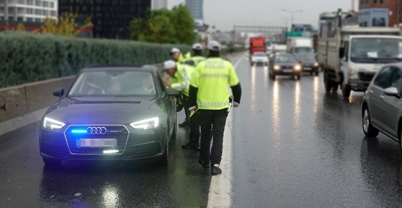 İçişleri: Çakar Uygulamasında Eski Milletvekillerine Ayrıcalık Yok