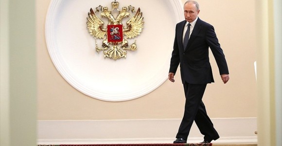 İngiliz Bakan, Ajan Skripal Olayında Putin'i Gösterdi