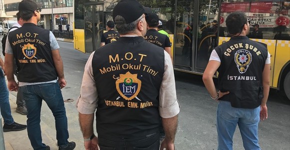 İstanbul Polisinden Okul Çevrelerinde Denetim