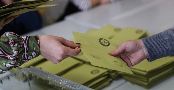 İstanbul'un 5 İlçesinde Geçersiz Oylar Yeniden Sayılacak