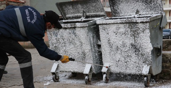 Kula Belediyesi Toplu Kullanıma Açık Alanlarda Dezenfekte Çalışmalarını Arttırdı