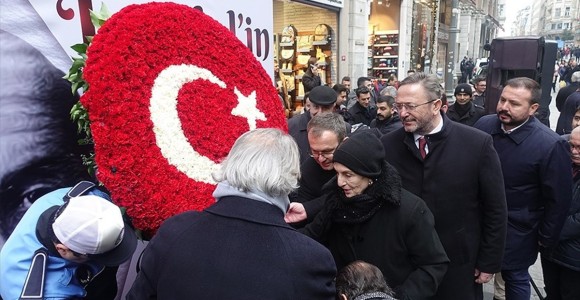 Mehmet Akif Ersoy Hayatını Kaybettiği Dairenin Önünde Anıldı