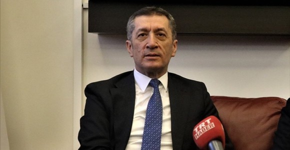 Milli Eğitim Bakanı Selçuk: Eğitim Sorun Değil, En Büyük Çözüm